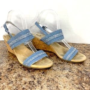 Bandolino Gurleen Chambray Blue & Rhinestone Wedge Sandals Size 8